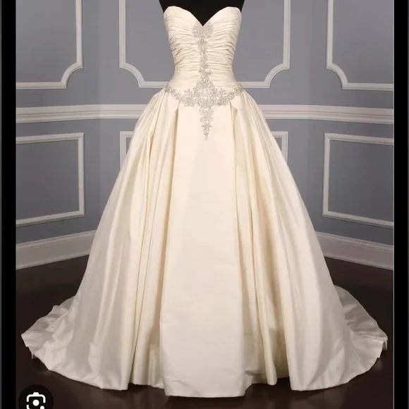 Vintage Pucchi Carmen Wedding Dress Size